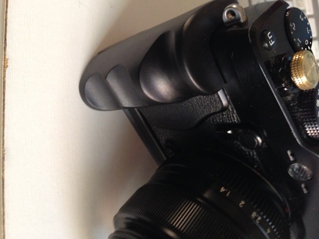 I shoot camera grip